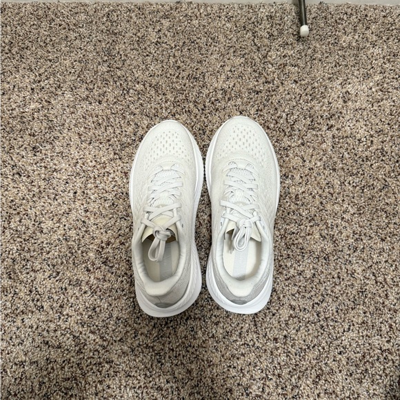 Hoka One One Mach 6 White Running Shoes Sneaker 7.5B EUC - Picture 3 of 8